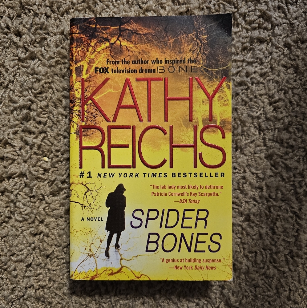 Spider Bones by Kathy Reichs Paperback